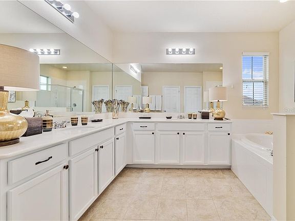 3rd image of 8452 Chilton Dr