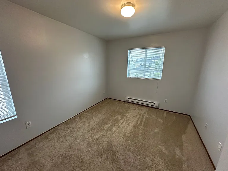 1426 Grant Ave — Photo 9