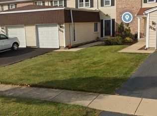 204 Porter Ln, Bolingbrook, IL 60440