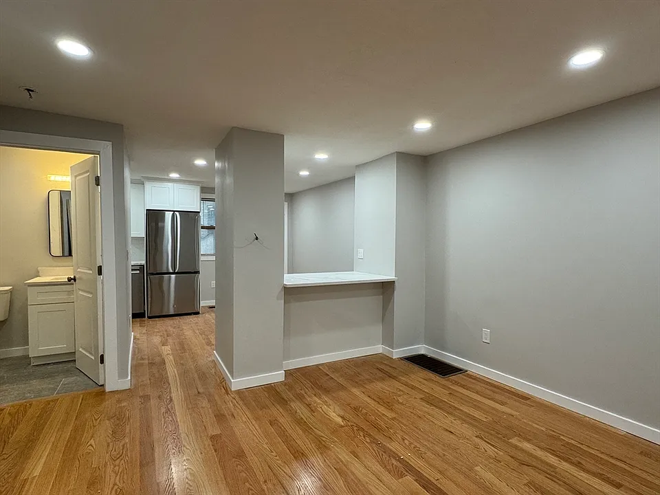 41 Ashford St #41