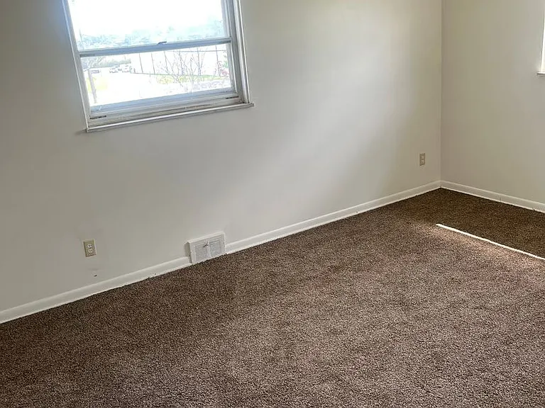16246 Edgewood Ave — Photo 10