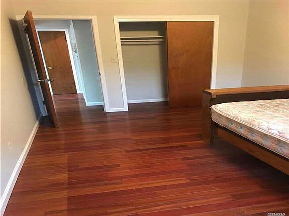 4th image of 4137 149th Pl Fl 1