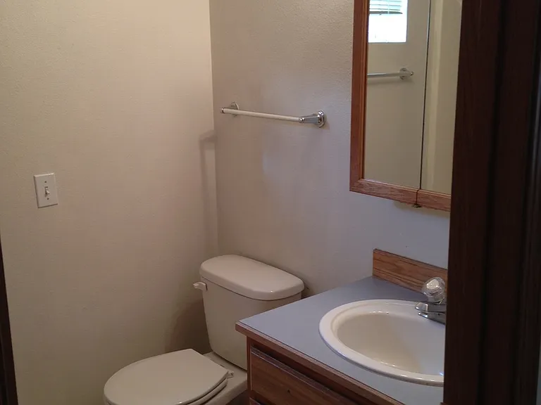 906 Juniper Ave — Photo 15