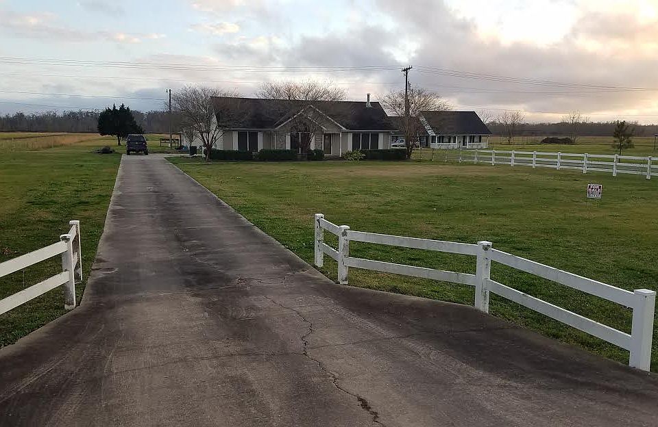 1st image of 4415 Bayou Black Dr