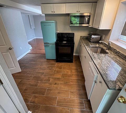 5th image of 1581 W Railroad St