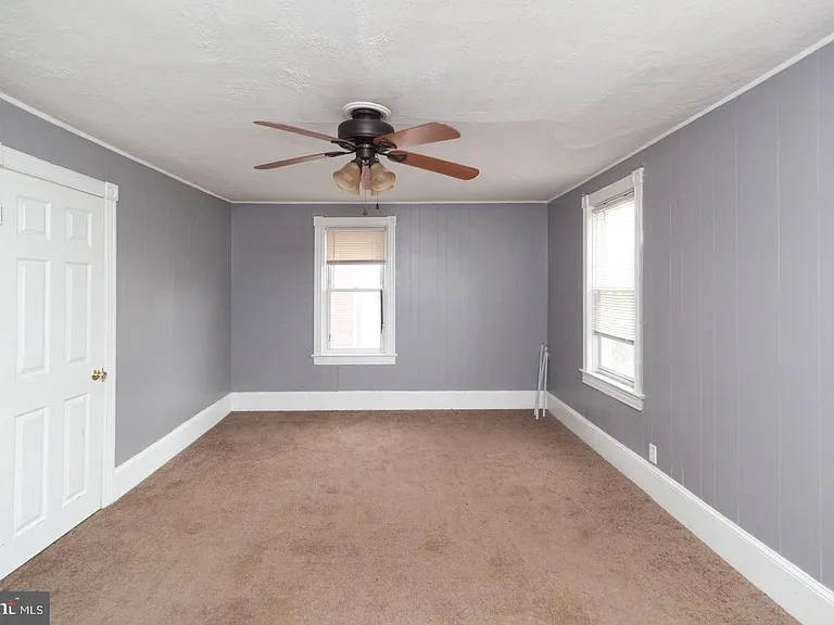 313 S Fairview St — Photo 11