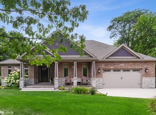 1010 Gladish Ln, Glenview, IL 60025