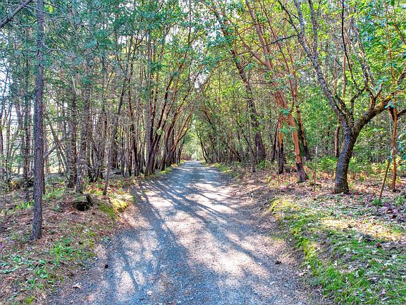 2nd image of 858 Missouri Flat Rd