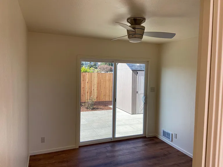 121 Lloyd Ct #2 — Photo 2