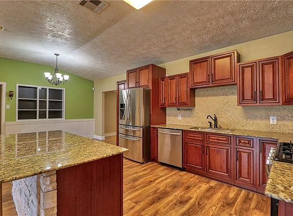 3rd image of 2631 Prienwood Dr