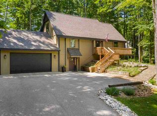 197 Royalview Rd, Harbor Springs, MI 49740