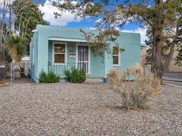 608 Princeton Dr SE, Albuquerque, NM 87106