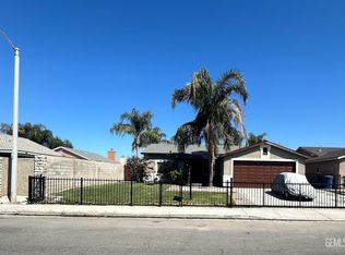 341 Coronado Pl, Delano, CA 93215