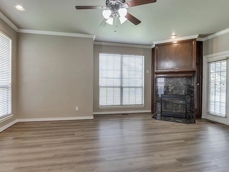 3341 Heritage Green Cir — Photo 52