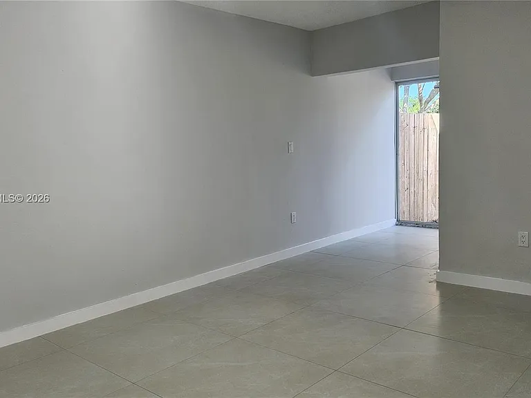 16125 SW 137th Ct — Photo 6