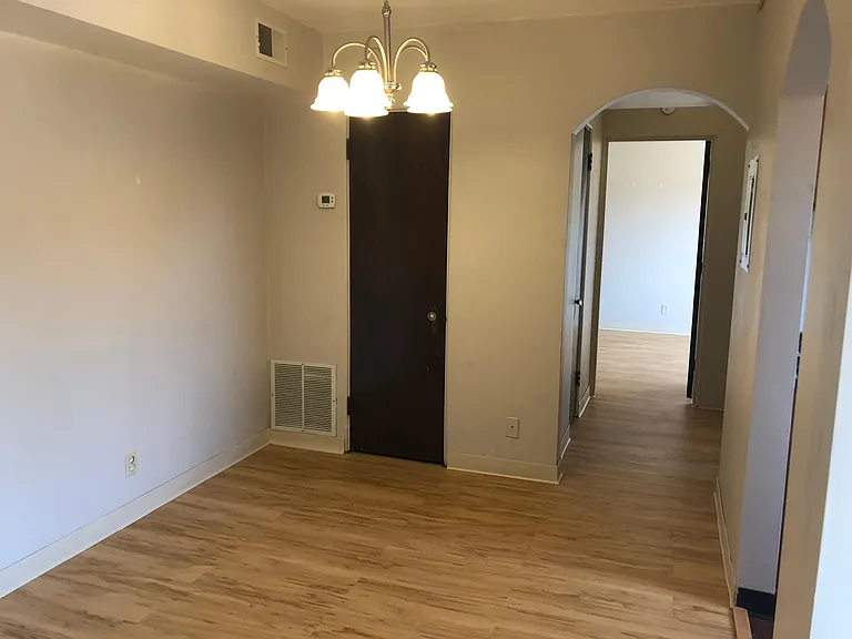 5712 Phillips Ave #B8 — Photo 3