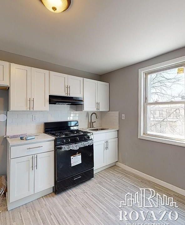 1st image of 176 Mapes Ave #B2