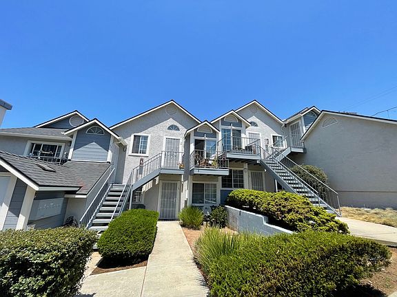 2nd image of 122 S Clementine St APT 1A