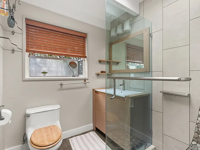 541 Tarento Dr — Photo 27