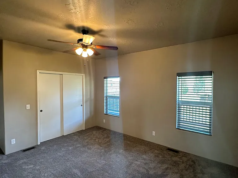 220 Swofford Rd — Photo 11