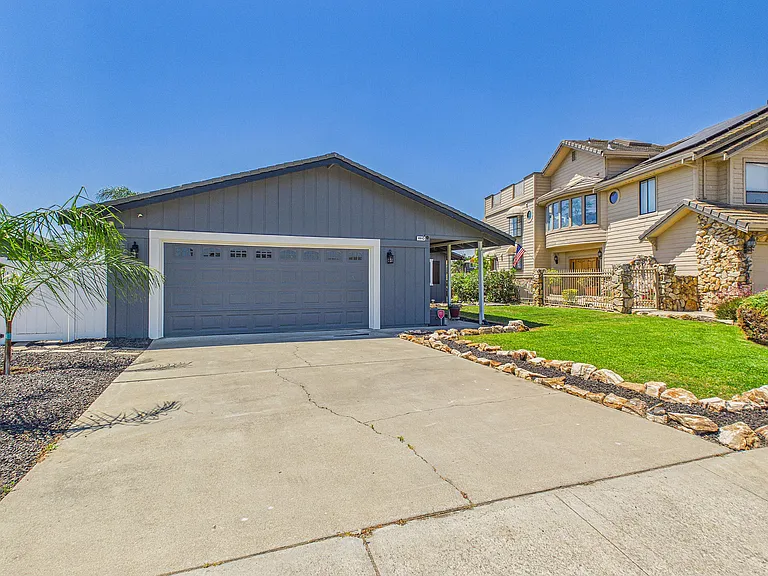 4910 Cabrillo Point — Photo 2
