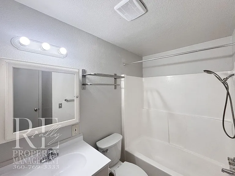 2733 Hefner Ave — Photo 14