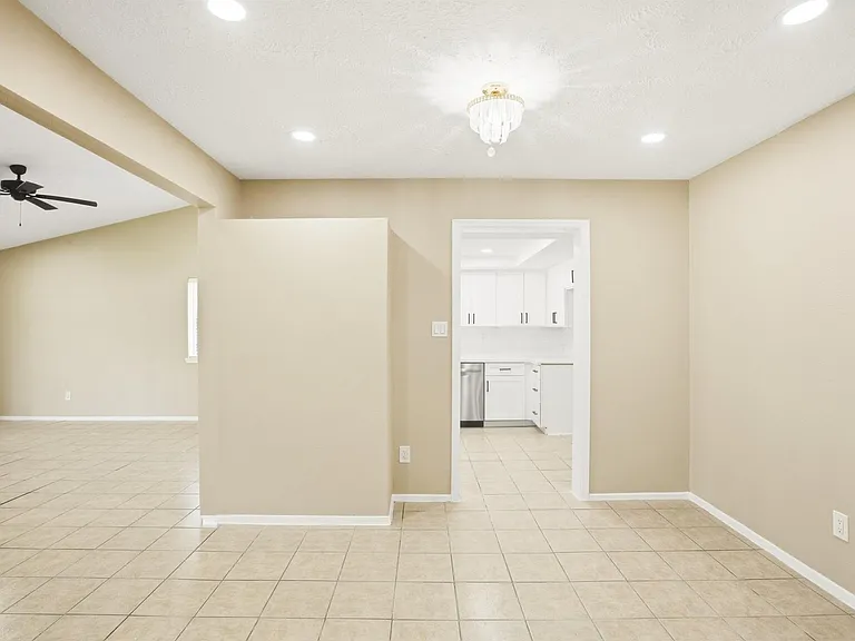 10506 Stockman Ln — Photo 12