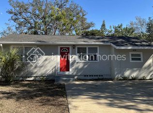 424 4th St NW, Largo, FL 33770