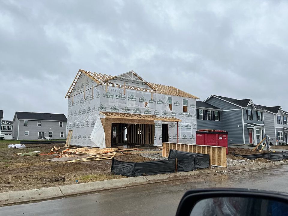 2nd image of 833 Woodbridge Way