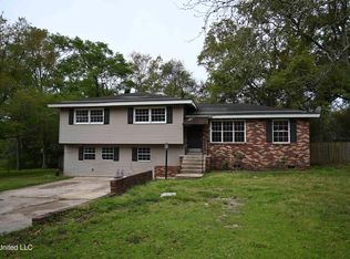 3748 Cumberland Dr, Moss Point, MS 39563