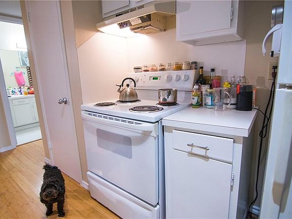 5th image of 202 E 45th St APT 203