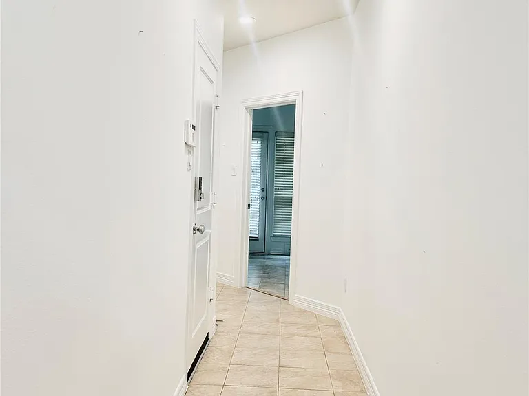 3846 Center St — Photo 5
