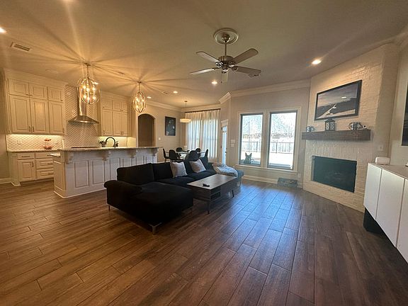 5th image of 231 Acadiana Creek Dr