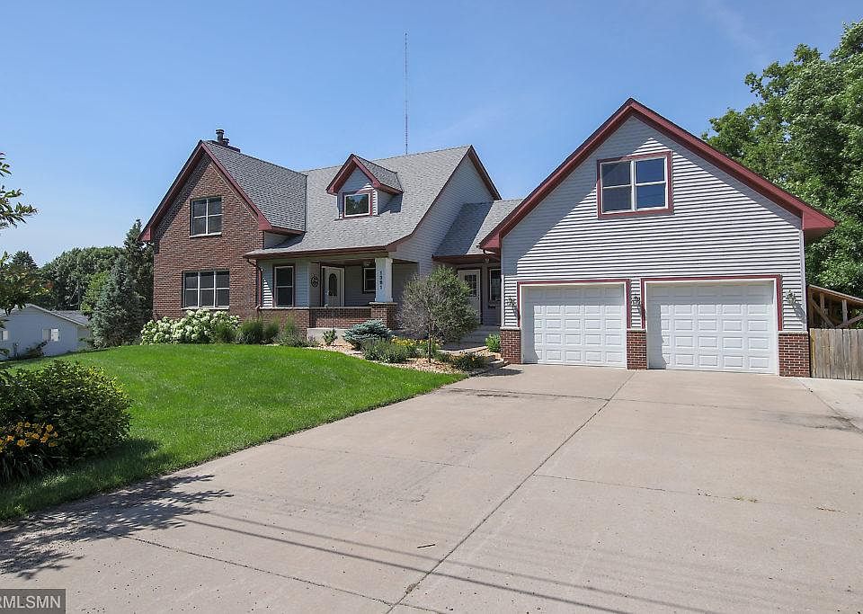 1st image of 1381 Kohlman Ave E