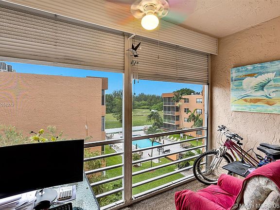 4th image of 3050 Sunrise Lakes Dr #Penthouse 407