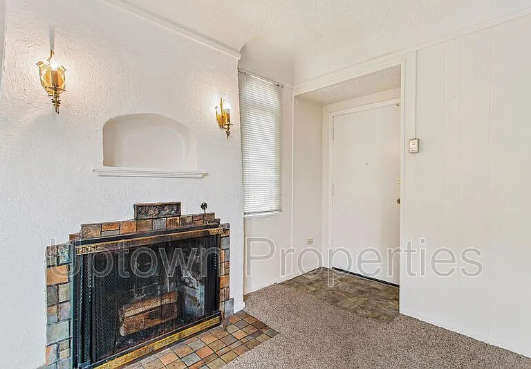 1322 NE 68th Ave — Photo 5