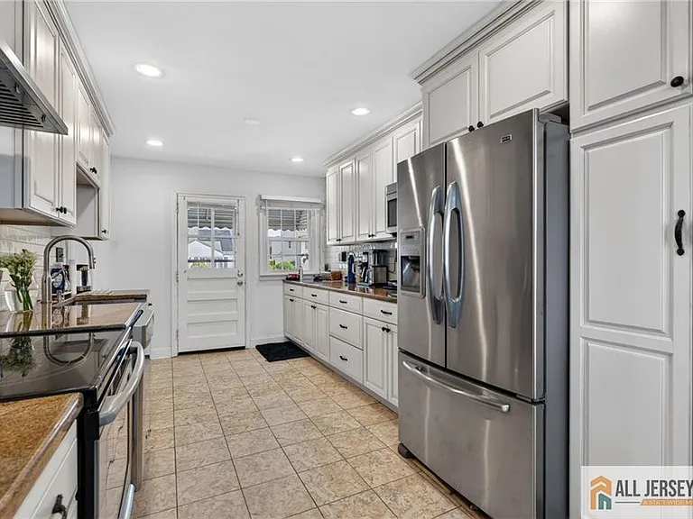 177 Midfield Rd — Photo 18