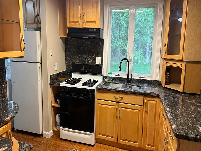 3379 Crooks Rd — Photo 5
