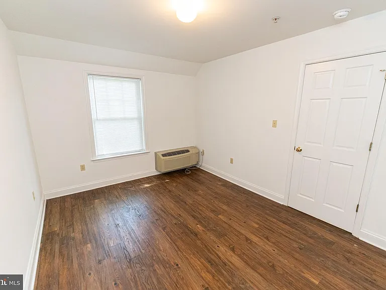 802 Travers St #4 — Photo 30