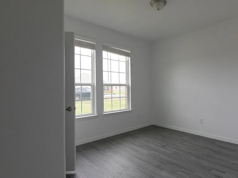 3217 Anna St — Photo 8