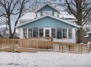 228 W Washington Ave, Zeeland, MI 49464
