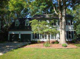 2312 Hunters Bluff Dr, Matthews, NC 28105