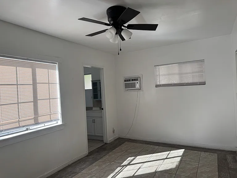 12983 Montague St — Photo 12