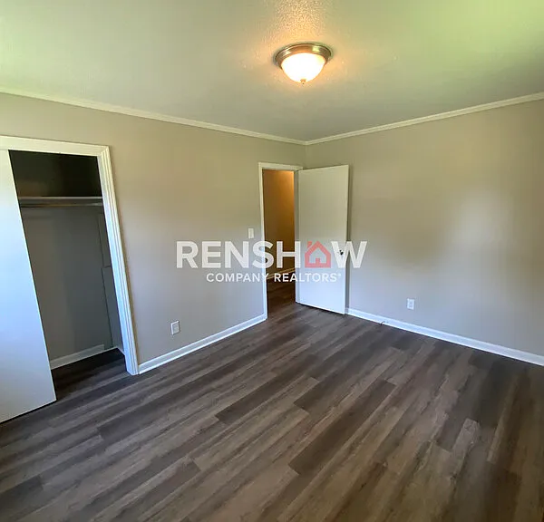 162 S Poplar St — Photo 18