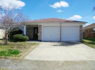 2756 Ridgefield Rd, Gretna, LA 70056