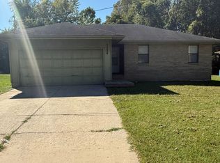 3324 W Riverside St, Springfield, MO 65807