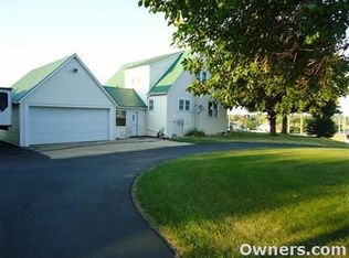 5040 Eldora Ct, Waterloo, IA 50701