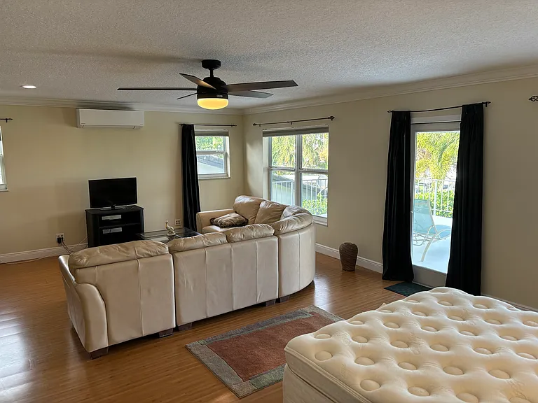 5810 NE 27th Ave #1 — Photo 8