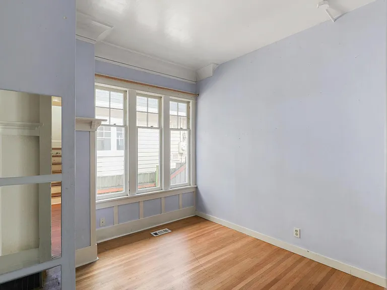 5035 19th Ave NE — Photo 10
