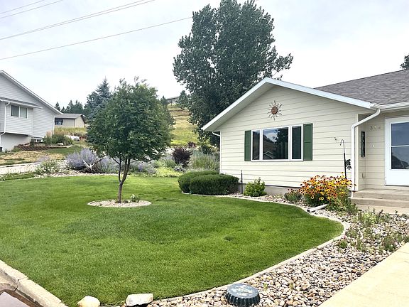 2nd image of 336 Cottage Hill Ln